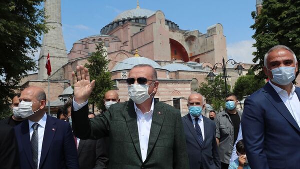 Recep Tayyip Erdoğan Ayasofya Camisi'nde incelemelerde bulundu. - Sputnik Türkiye