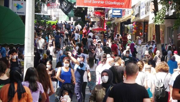 Bayram alışverişinde sosyal mesafe ve maske unutuldu - Sputnik Türkiye