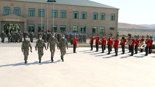 Azerbaycan’da yapılacak ortak askeri tatbikatlara katılacak Türk Silahlı Kuvvetleri personeli için karşılama töreni düzenlendi. - Sputnik Türkiye