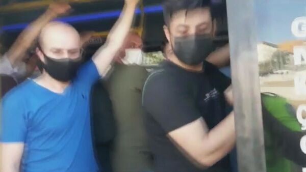 Bağcılar'da balık istifi yolcu taşıyan minibüs şoförlerine ceza - Sputnik Türkiye