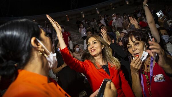 CHP Kadın Kolları Başkanı seçilen CHP Parti Meclisi üyesi Aylin Nazlıaka - Sputnik Türkiye