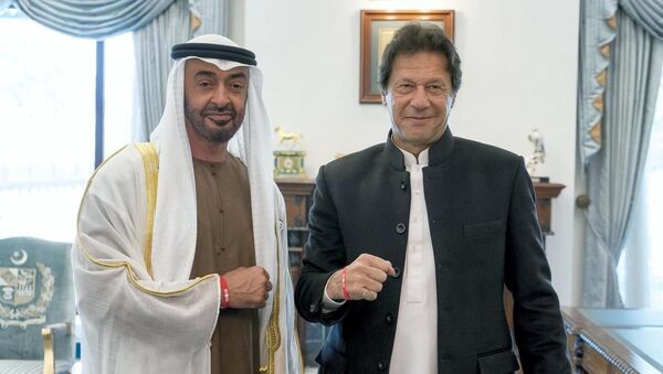 Birleşik Arap Emirlikleri (BAE) Abu Dabi Veliaht Prensi Muhammed bin Zayed Al Nahyan ve Pakistan Başbakanı İmran Han - Sputnik Türkiye