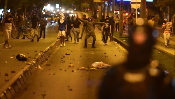 Kolombiya’da polis şiddetine karşı yapılan protestolarda 7 kişi öldü - Sputnik Türkiye