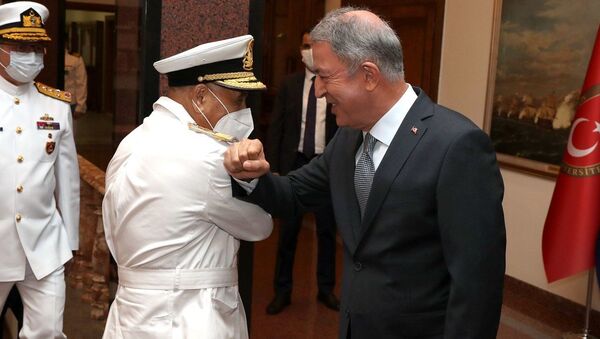 Bakan Akar, Libya Deniz Kuvvetleri Komutanı ile görüştü - Sputnik Türkiye