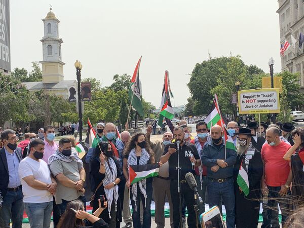 Filistin asıllı Amerikalılar ve Siyonizm karşıtı Ortodoks Yahudiler, Beyaz Saray önünde İsrail, BAE ve Bahreyn arasında varılan ilişkilerin normalleştirilmesine yönelik anlaşmaları protesto etti - Sputnik Türkiye