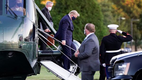 ABD Başkanı Donald Trump, korovairüs pozitif çıkmasının ardından helikopterle gittiği Walter Reed Askeri Tıp Merkezi'nde tedaviye alındı. - Sputnik Türkiye
