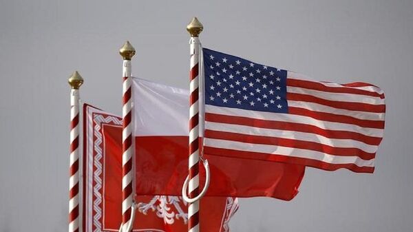 ABD ile Polonya bayrakları - Sputnik Türkiye