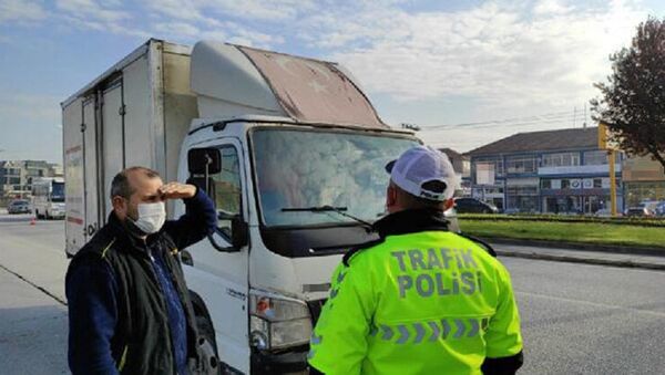 Düzce, kamyonet sürücüsü, solmuş Türk bayrağı cezası - Sputnik Türkiye