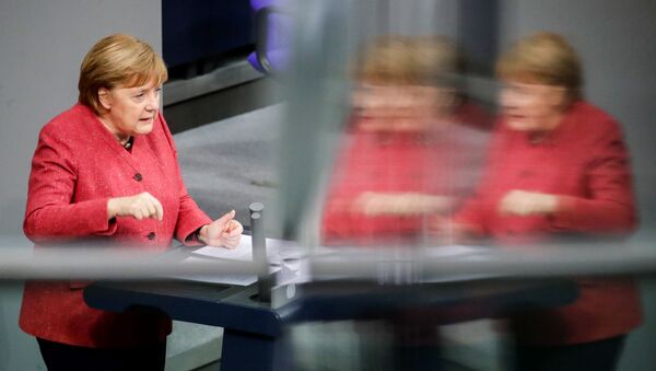 Almanya Başbakanı Angela Merkel, Federal Meclis Genel Kurulu'nda 2021 bütçesi görüşmeleri sırasında konuşurken - Sputnik Türkiye