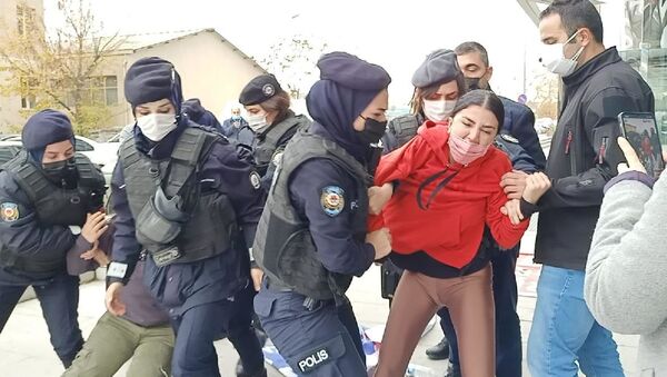 Maaşını alamayan Atlas Global işçileri polis saldırısıyla gözaltına alındı - Sputnik Türkiye