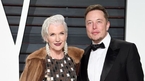 Dünyanın en zengin insanları arasında yer alan ünlü iş insanı Elon Musk'ın annesi model ve yazar Maye Musk - Sputnik Türkiye