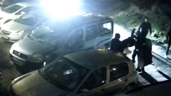 İzmir’de kirayı geciktiren kadının 7 kişi tarafından bayılana kadar dövüldüğü iddiası - Sputnik Türkiye