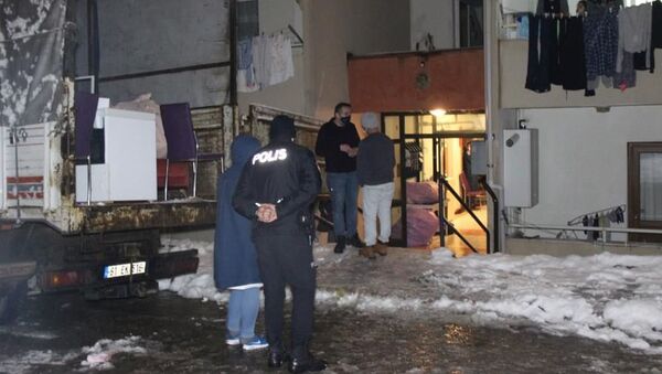Kocaeli'de kadın cinayeti: Eşyalarını almaya gelen eski sevgilisini öldürdü - Sputnik Türkiye