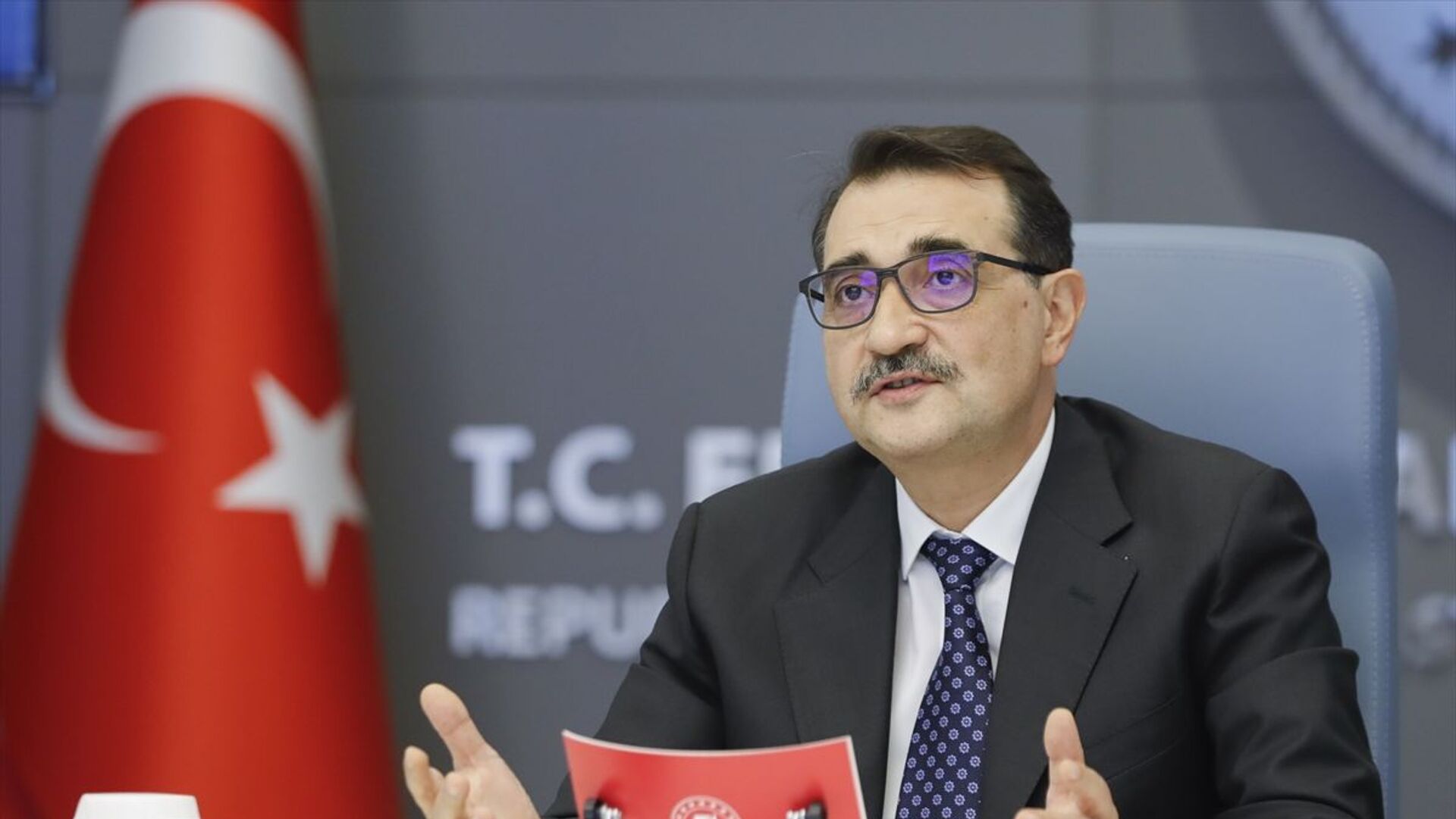 Enerji Bakanı Dönmez: 66.7 milyar liralık elektrik dağıtım yatırımı planlanıyor - 24.02.2021, Sputnik Türkiye