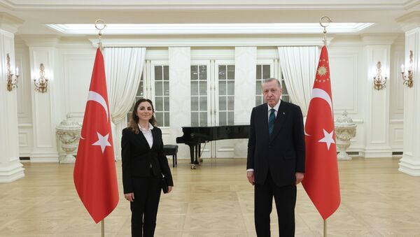 Cumhurbaşkanı Recep Tayyip Erdoğan öğretmenlerle iftar yaptı. - Sputnik Türkiye