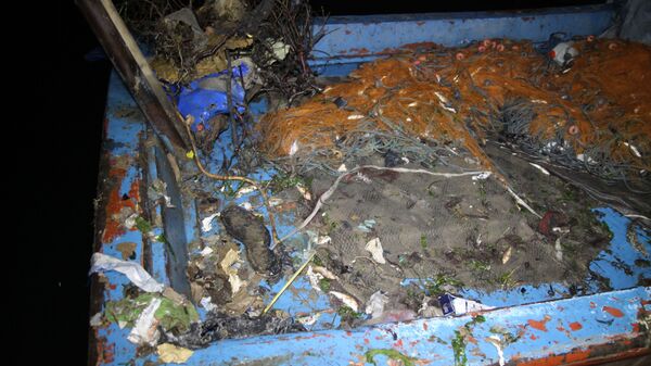 Rize'de çöplerle dolu deniz  - Sputnik Türkiye