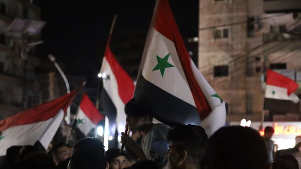 Suriye - Beşar Esad - seçim - kutlama - Suriye bayrağı - Sputnik Türkiye
