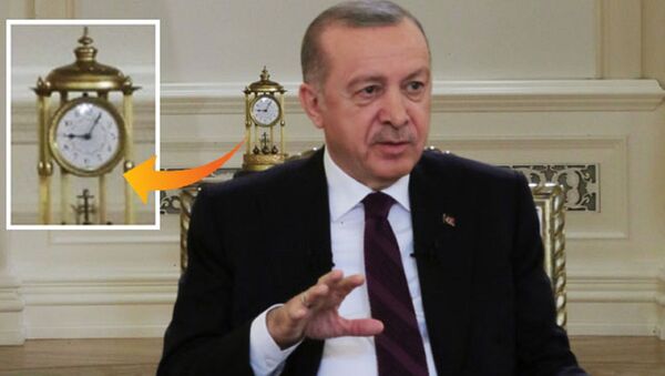 Erdoğan'ın televizyon programındaki saat - Sputnik Türkiye