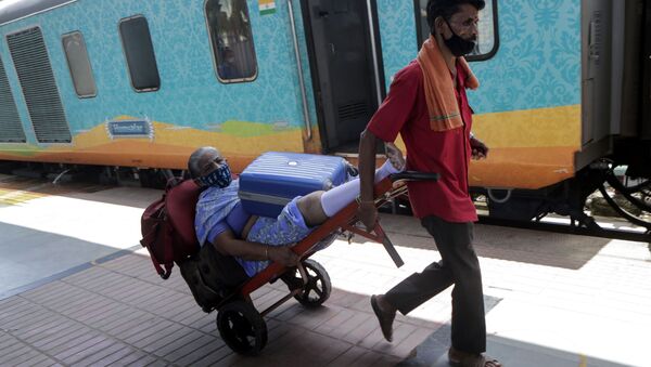 Hindistan'da 2020'de demir yollarında 8 bin 700'den fazla kişi hayatını kaybetti - Sputnik Türkiye