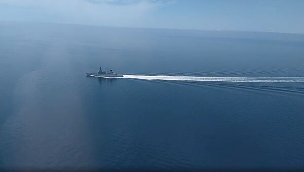 Rusya Savunma Bakanlığı'dan Karadeniz'de sınır ihlalini yapan İngiliz gemisinin görüntüleri - Sputnik Türkiye