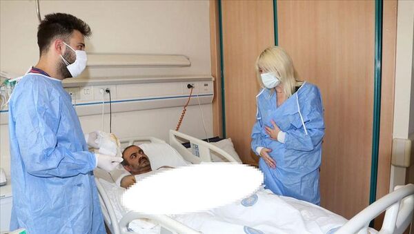 Türkiye'de çift kol nakli yapılan 5. hasta Ayılmazdır, kollarını hissetmeye başladı - Sputnik Türkiye