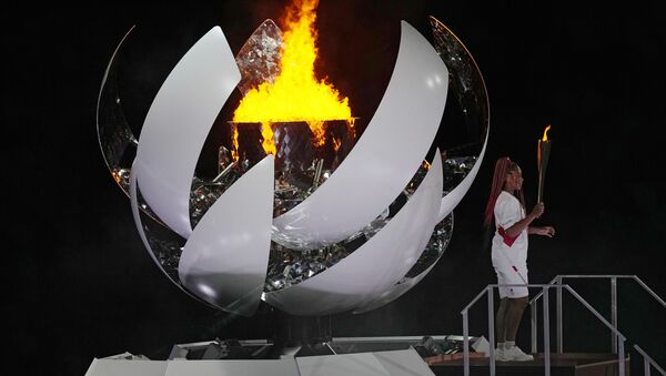 Tokyo’da Olimpiyat meşalesi  tenisçi Naomi Osaka tarafından yakıldı  - Sputnik Türkiye