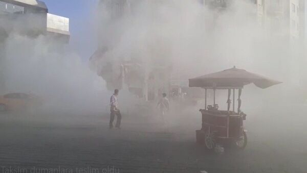 Taksim Meydanı dumanlara teslim oldu - Sputnik Türkiye
