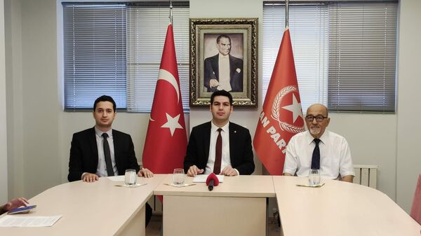 Vatan Partisi Genel Sekreteri Özgür Bursalı - Sputnik Türkiye