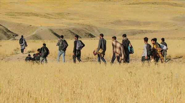 Afganistan'da Taliban dönemi | İran Afgan mültecilerin ülkeye girişini engelleyecek - Sputnik Türkiye