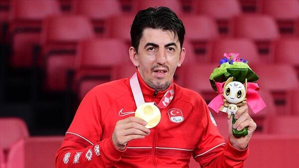 Cumhurbaşkanı Erdoğan'dan Tokyo Paralimpik Oyunları şampiyonu Abdullah Öztürk'e tebrik telefonu - Sputnik Türkiye
