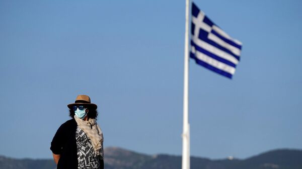 Yunanistan, koronavirüs, maskeli kadın - Sputnik Türkiye