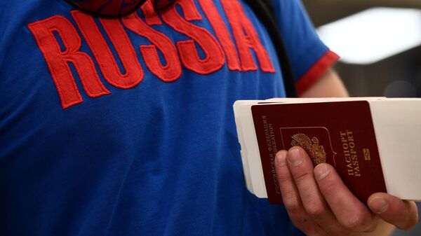 Rus turist, Türkiye, pasaport, koronavirüs - Sputnik Türkiye