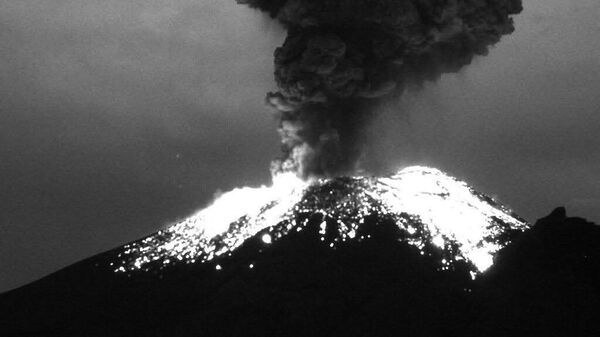 Meksika’daki Popocatepetl Yanardağı patlama - Sputnik Türkiye