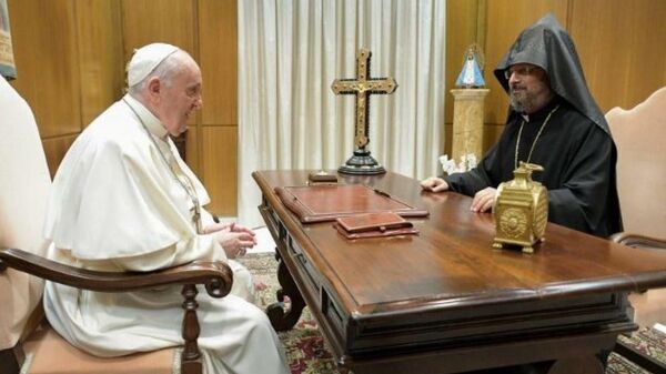 Patrik Maşalyan Roma'da Papa Francis ile görüştü - Sputnik Türkiye