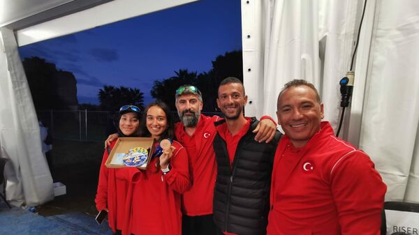 2021 Paralimpik Dünya Yelken Şampiyonası'nda mücadele eden Türk sporcu Miray Ulaş, bronz madalya kazandı. - Sputnik Türkiye