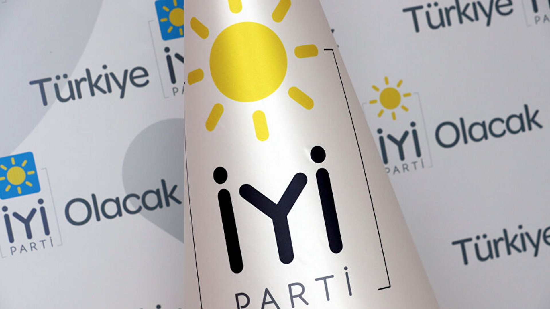 İYİ Parti'de peş peşe istifalar: 'Çayı koy yeniden başlıyoruz' -  04.03.2023, Sputnik Türkiye