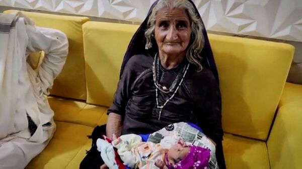 Hintli kadın, tüp bebek yöntemiyle 70 yaşında anne oldu - Sputnik Türkiye