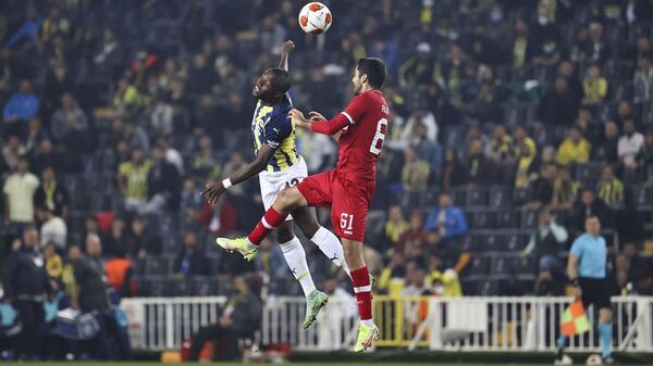 Fenerbahçe, Antwerp ile 2-2 berabere kaldı - Sputnik Türkiye