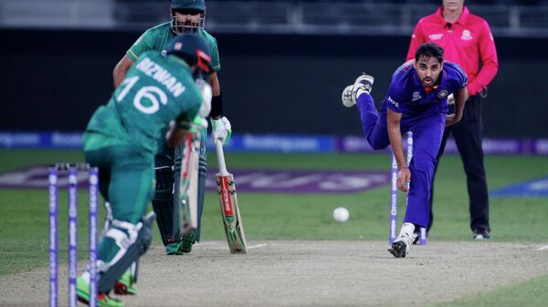 Pakistan kriket takımı, Birleşik Arap Emirlikleri'nin Dubai kentinde devam eden Uluslararası Kriket Konseyi (ICC) Erkekler T20 Dünya Kupası maçlarında Hindistan’ı mağlup etti. - Sputnik Türkiye