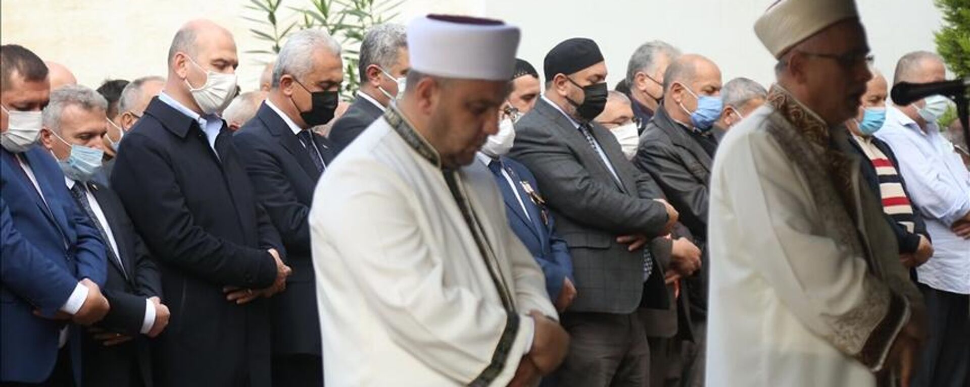 İçişleri Bakanı Soylu, Sinop'taki selde kaybolanların gıyabi cenaze namazına katıldı - Sputnik Türkiye, 1920, 03.11.2021