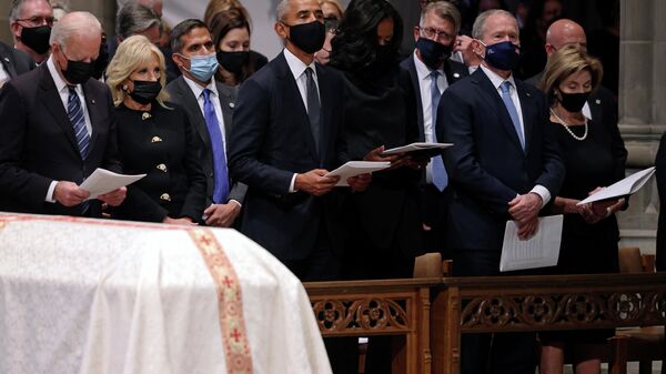 ABD Başkanı Joe Biden, Barack Obama ve George Bush 18 Ekim'de yaşamını kaybeden eski ABD Dışişleri Bakanı ve Genelkurmay Başkanı Colin Powell için düzenlenen cenaze törenine katıldı. - Sputnik Türkiye