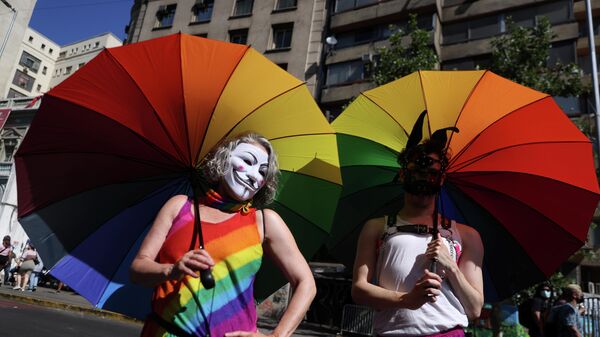 Şili başkenti Santiago'da LGBT+ hareketinin Onur (Pride) Yürüyüşü - Sputnik Türkiye