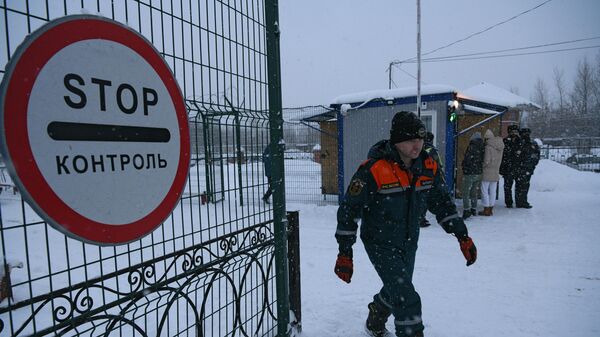 Rusya'nın Kemerovo bölgesindeki Listvyajnaya kömür madeninde meydana gelen patlamada 6'sı kurtarma görevlisi olmak üzere 52 kişinin hayatını kaybettiği duyuruldu. - Sputnik Türkiye