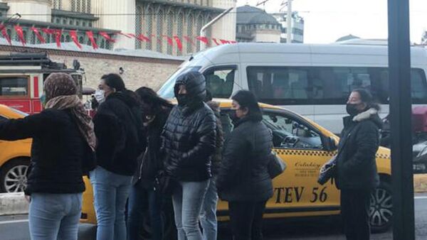 Taksiciler lodosta bile pazarlık yapıp müşteri almadı - Sputnik Türkiye