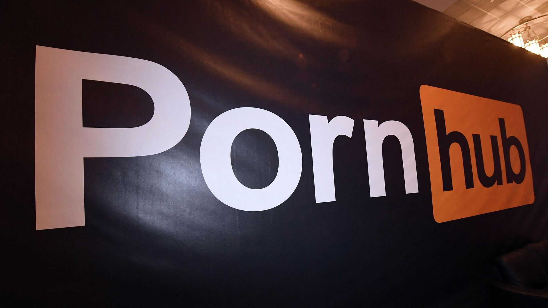 PornHub, 2021'in en çok aranan tür ve yıldızlarını açıkladı - 16.12.2021,  Sputnik Türkiye