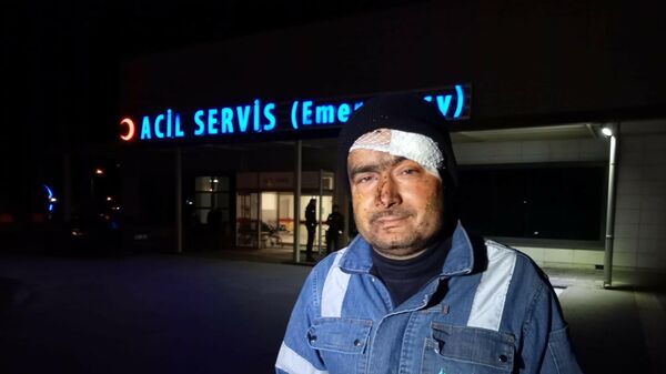 İzmir’in Kınık ilçesindeki bir maden ocağında çalışan ve göçüğün yaşandığı anları anlatan yaralı maden işçisi Engin Kılıç - Sputnik Türkiye