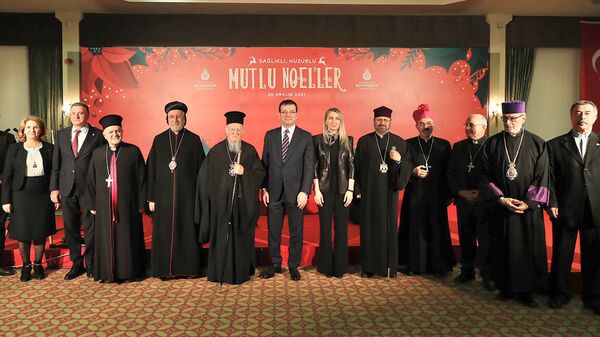 Türkiye'de yaşayan Hristiyan toplumunun dini liderleri İBB'nin davetinde bir araya geldi - Sputnik Türkiye