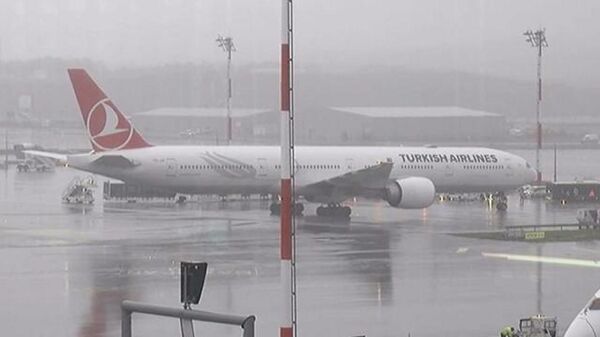 THY'nin Kazakistan'dan tahliye seferi gerçekleşti. 167 yolcuyu taşıyan uçak İstanbul'a geldi.
 - Sputnik Türkiye