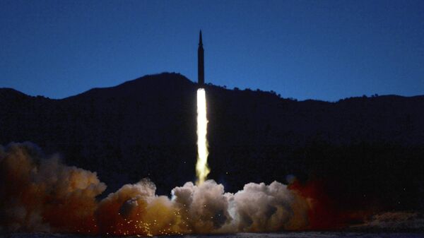 Kuzey Kore'nin, 1000 kilometre mesafedeki hedefi başarıyla vuran hipersonik füze denediği bildirildi. - Sputnik Türkiye