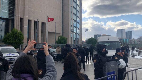 Çağlayan'da adliye önünde polise bıçaklı saldırı - Sputnik Türkiye